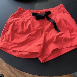 Lululemon Spring Breakaway shorts - size 6 - coral